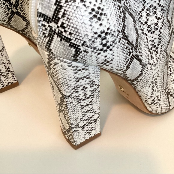 \RAYE\ Easton Snakeskin Print Booties - Picture 11 of 16